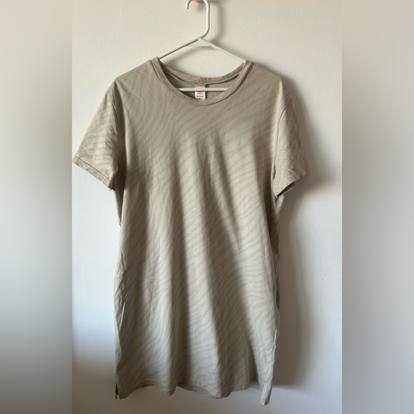 The Everyday T-Shirt Dress from Smash + TESS in Sahara Tiger - Picture 3 of 4